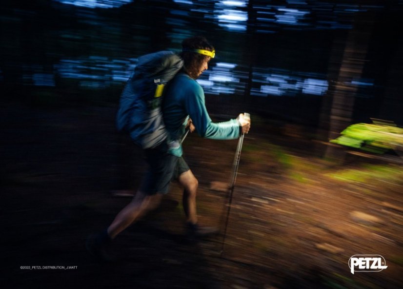 Petzl TIKKA 2022 kompaktní turistická čelová svítilna