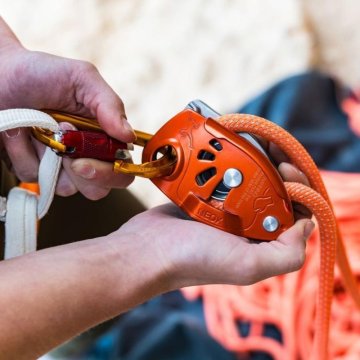 Nový Petzl Neox, jaký bude? Je skladem, přijďte si jej vyzkoušet!