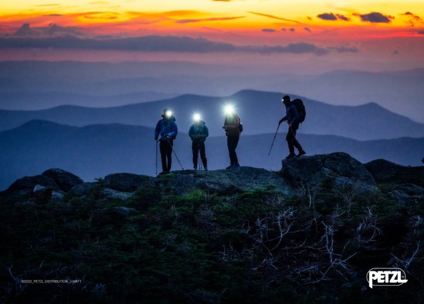 Petzl ACTIK CORE 2022 dobíjecí čelová svítilna pro sport