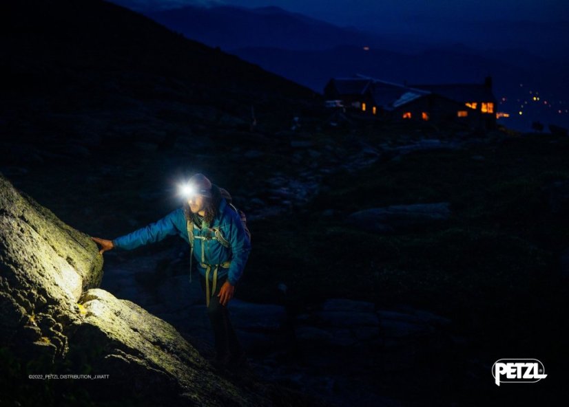Petzl TIKKA CORE 2022 dobíjecí turistická čelová svítilna